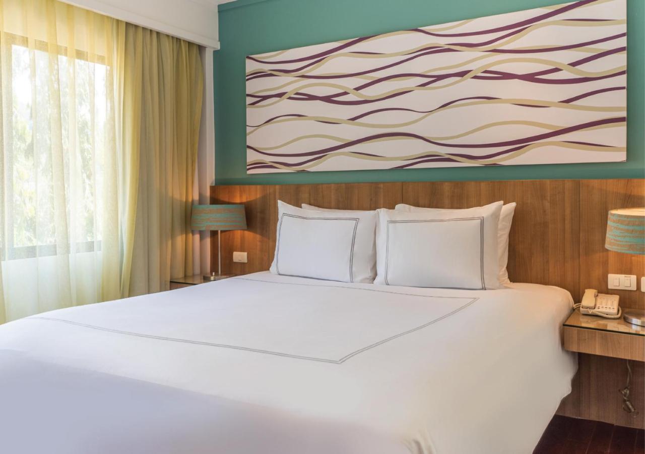 Radisson Resort And Suites Phuket Камала Бийч Екстериор снимка